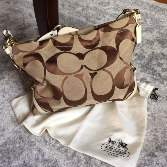 Coach Carly Slim Tan Signature Hobo Bag - Picture 2 of 8